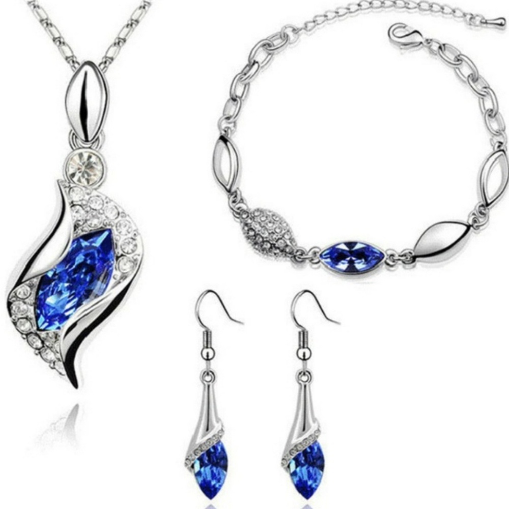Jewelry: Necklace, Earrings & Bracelet Set